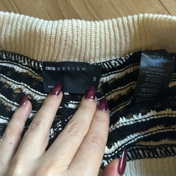 ASOS RUFFLE KNIT SHORTS - Picture 2 of 3